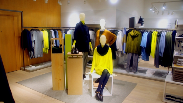 COS服裝專(zhuān)賣(mài)店-室內(nèi)效果圖