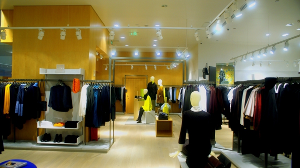 COS服裝專(zhuān)賣(mài)店-室內(nèi)效果圖