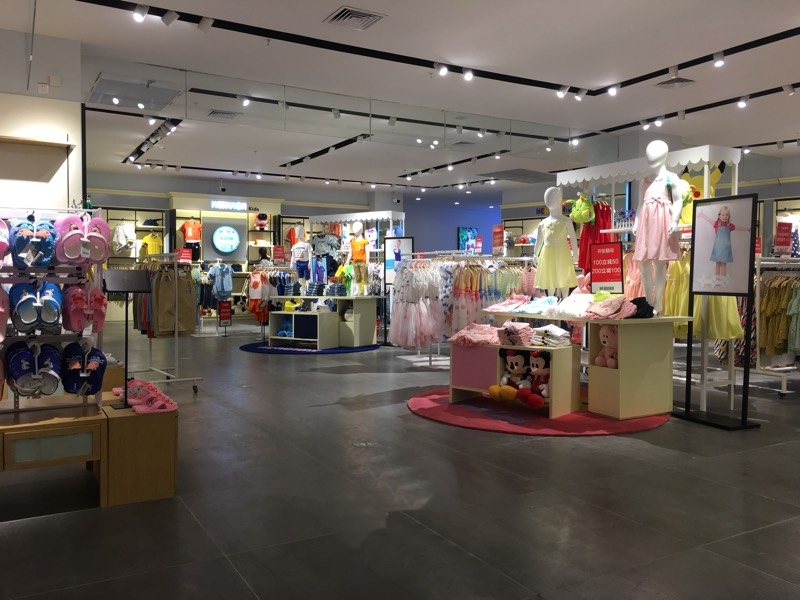 服裝百貨店兒童區設計